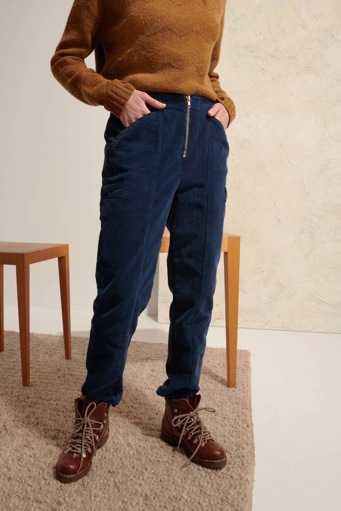 Pantalon en velours côtelé zippé