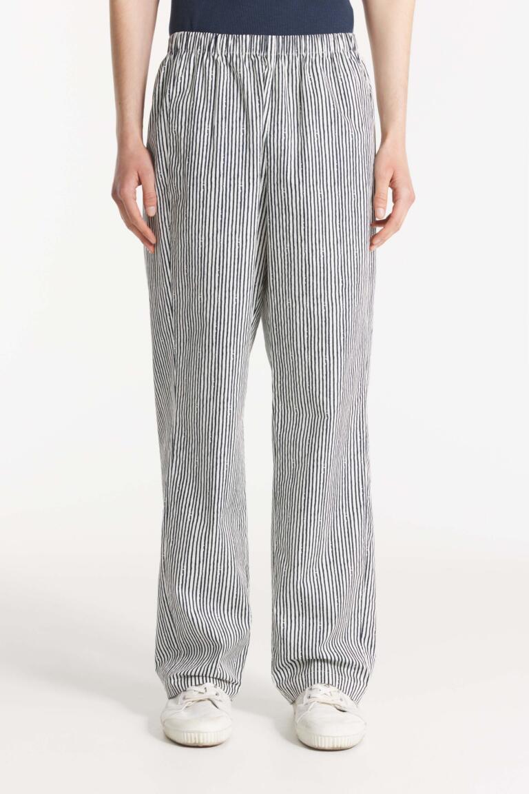 15764MP_NAVY_PINELO_1